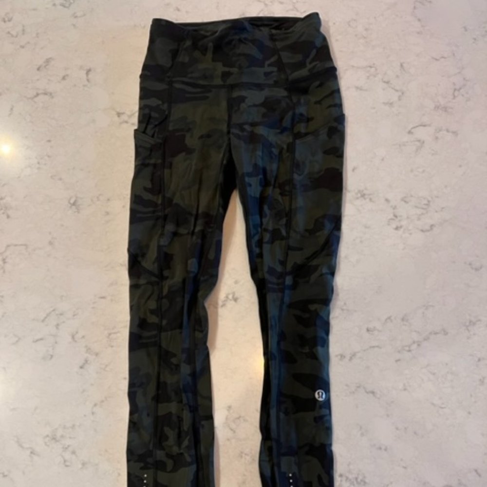 Lululemon Fast and Free Tight II 25" Heritage 365 Camo Green Sz 2 Nulux Legging.